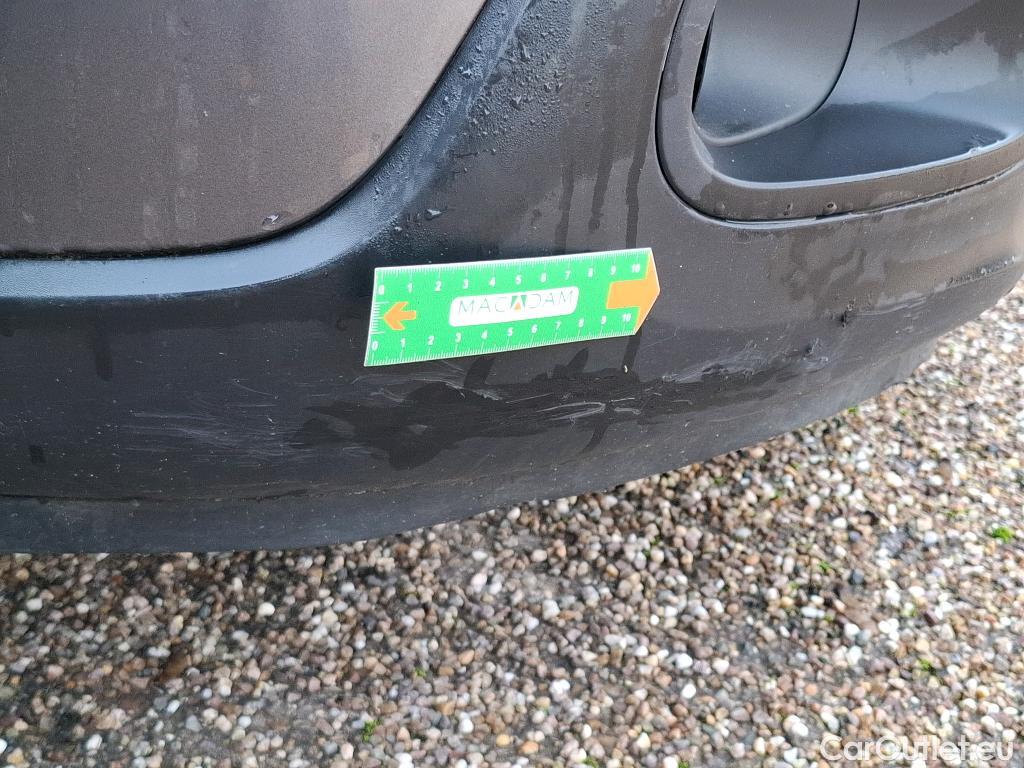  Citroen  C3  Shine Business 1.2 PureTech 80CV BVM5 E6 #4