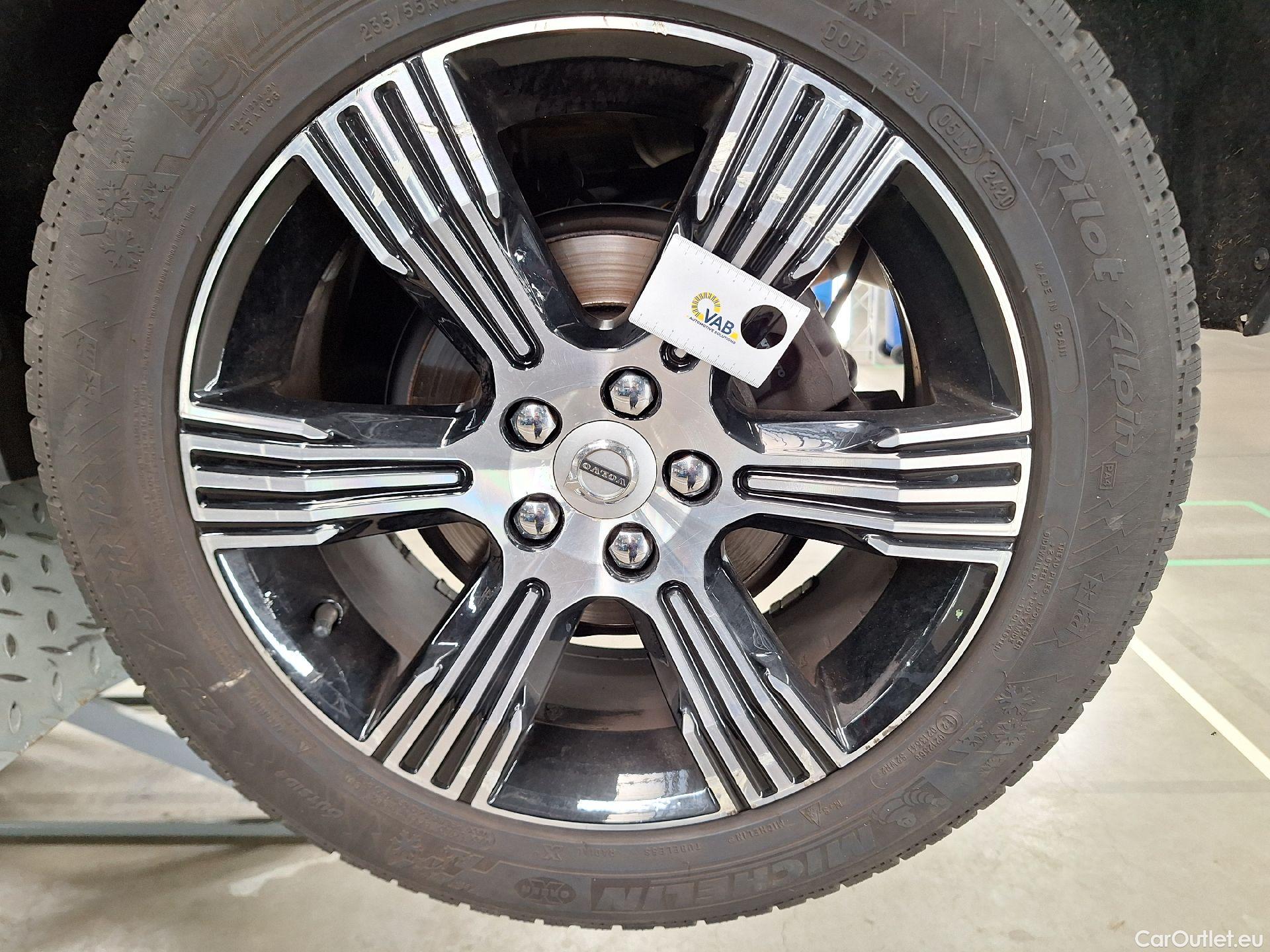  Volvo  XC 40 Volvo, XC40 '17, Volvo XC40 T2 Geartronic Inscription 5d #30