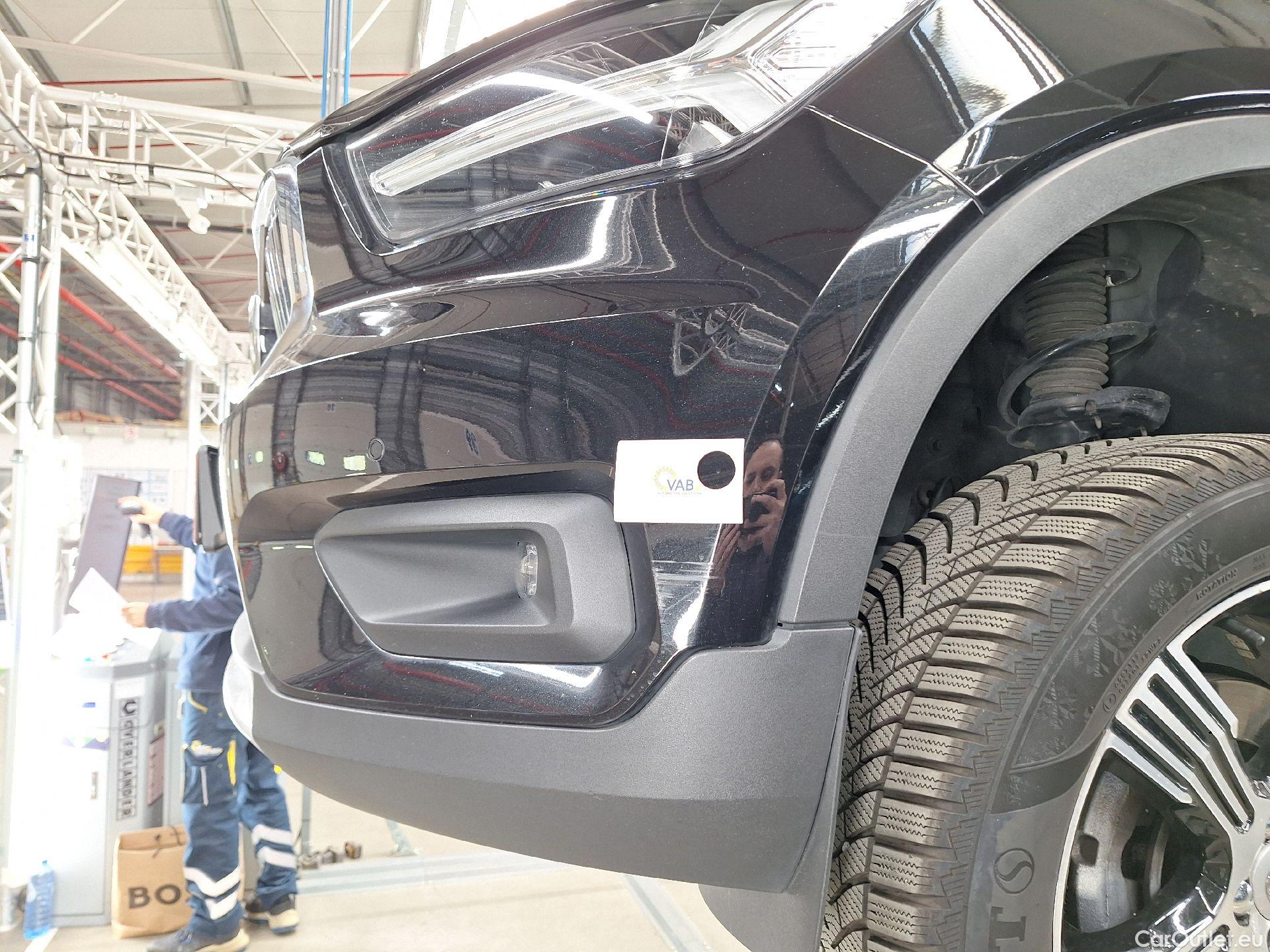  Volvo  XC 40 Volvo, XC40 '17, Volvo XC40 T2 Geartronic Inscription 5d #24