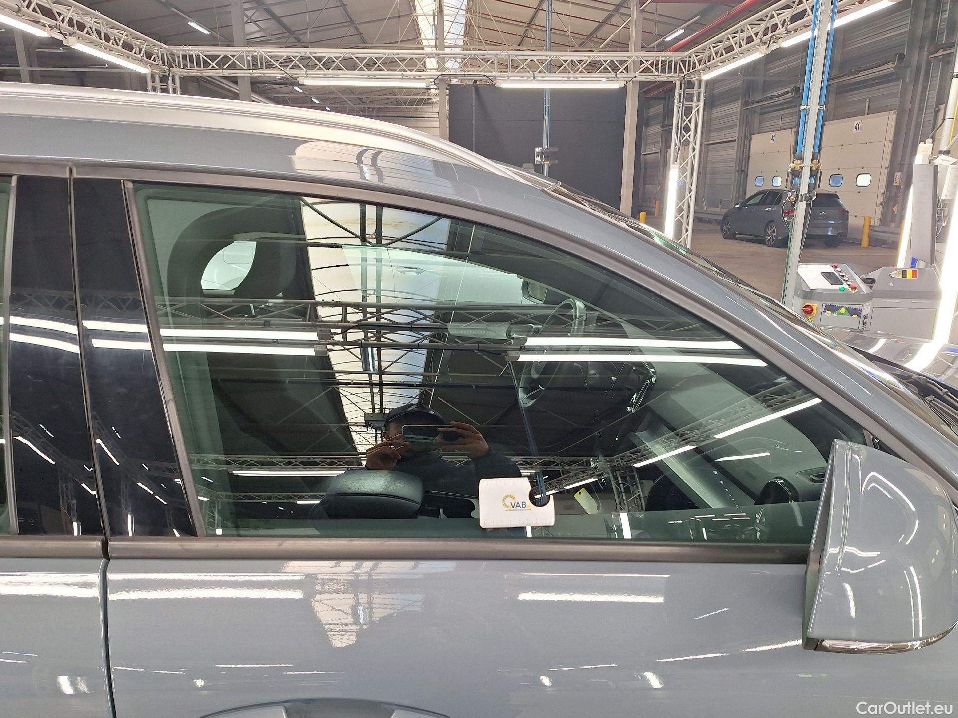  Volvo  XC 40 Volvo, XC40 '17, Volvo XC40 T3 Momentum Pro 5d #13