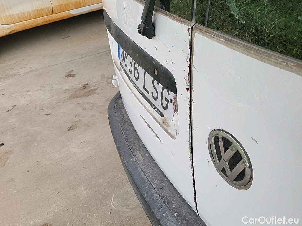  Volkswagen  Caddy VOLKSWAGEN  / 2015 / 4P / furgón derivado de turismo ABT e- Maxi Furgón #23