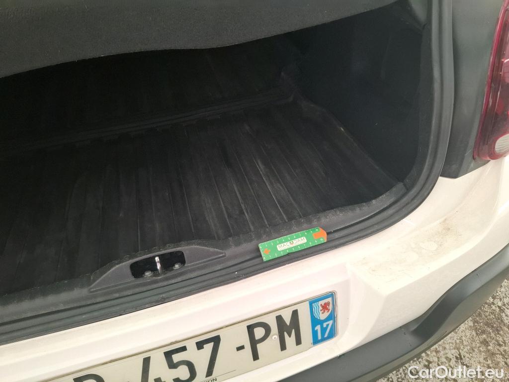  Citroen  C3  Société Feel 1.5 BlueHDI 100CV BVM6 E6d #4