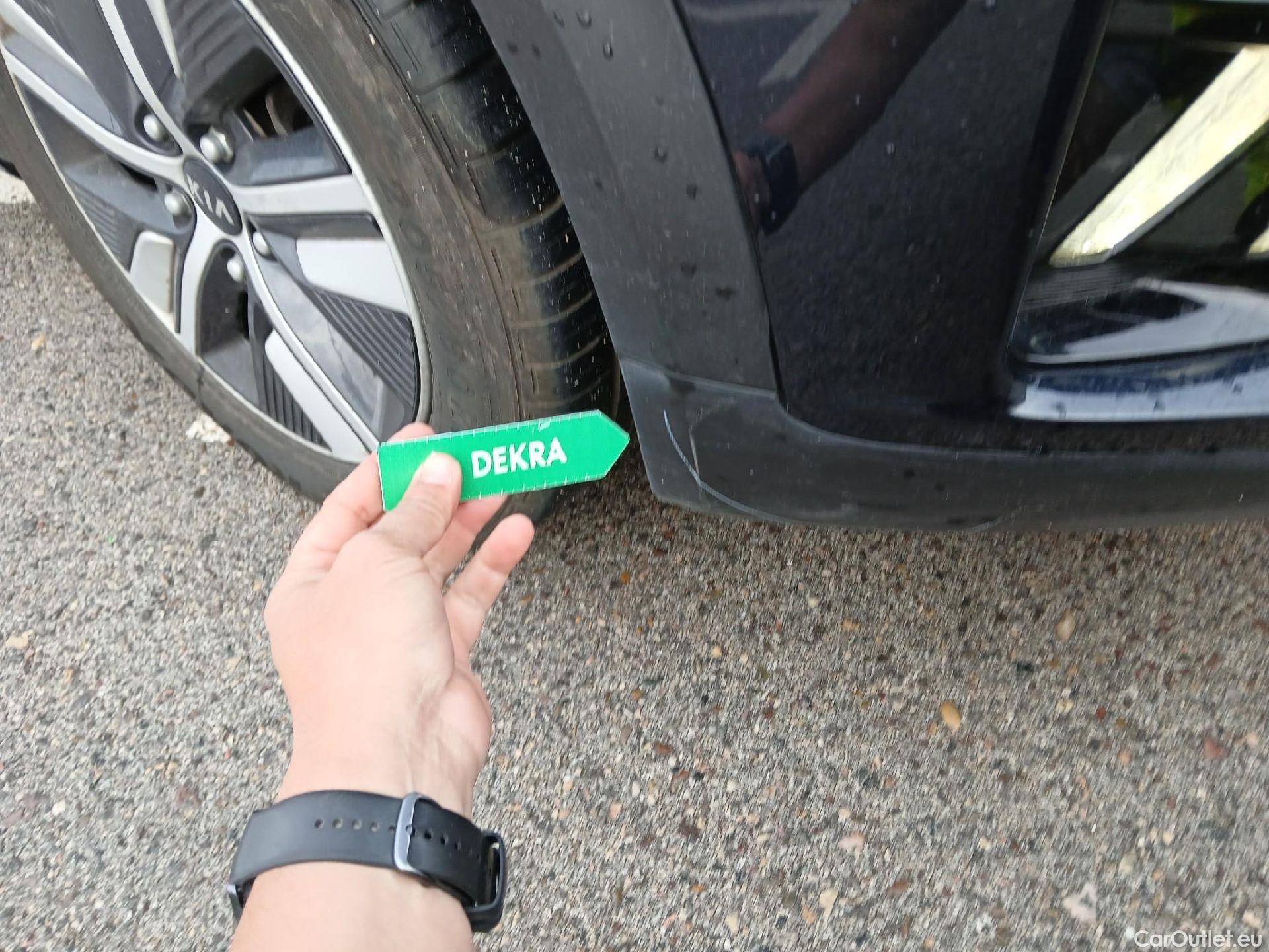  KIA  Niro KIA  1.6 GDi PHEV 104 CV Drive #10