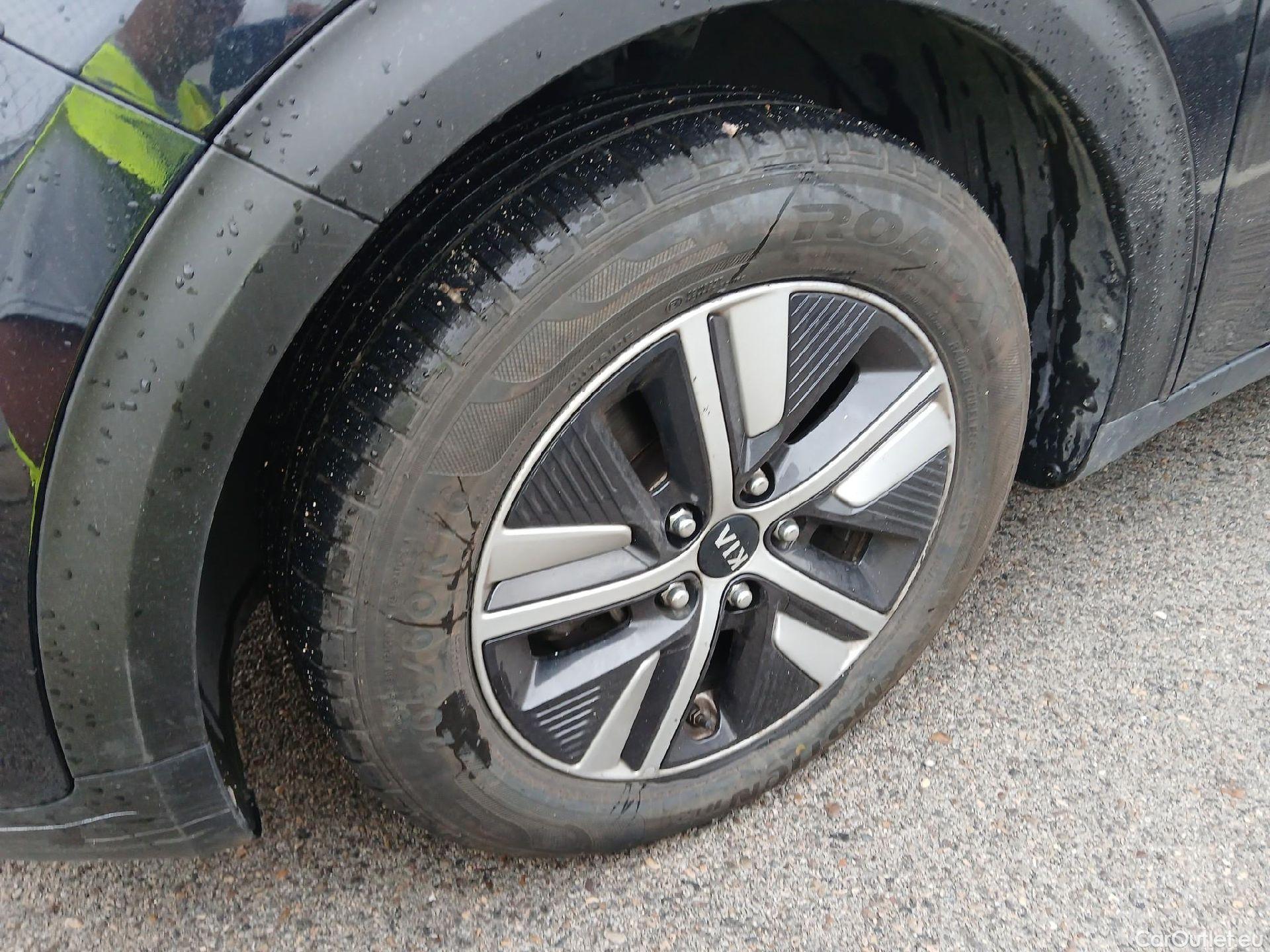  KIA  Niro KIA  1.6 GDi PHEV 104 CV Drive #16