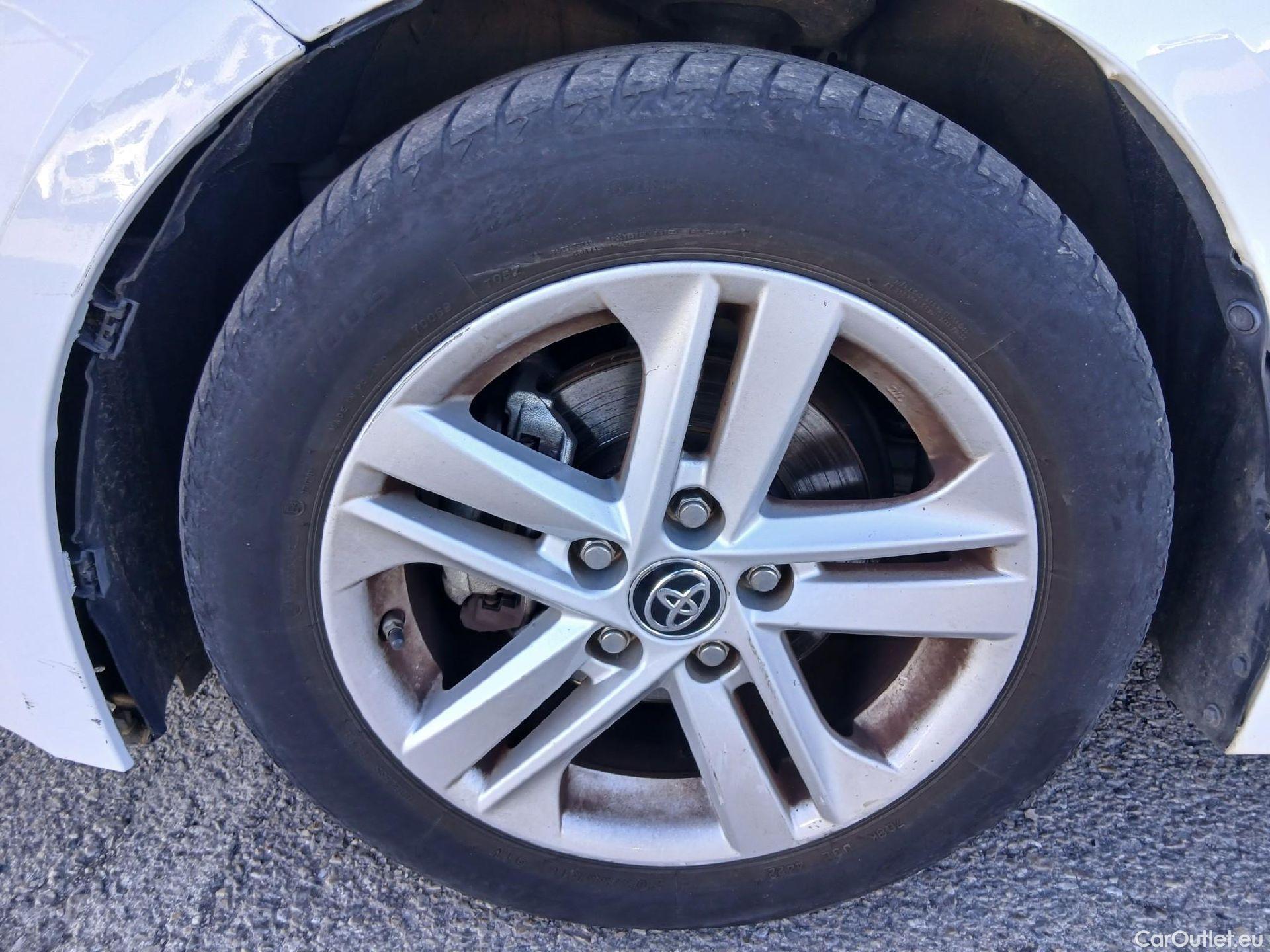  Toyota  Corolla TOYOTA  / 2019 / 5P 1.8 125H ACTIVE TECH E-CVT #5