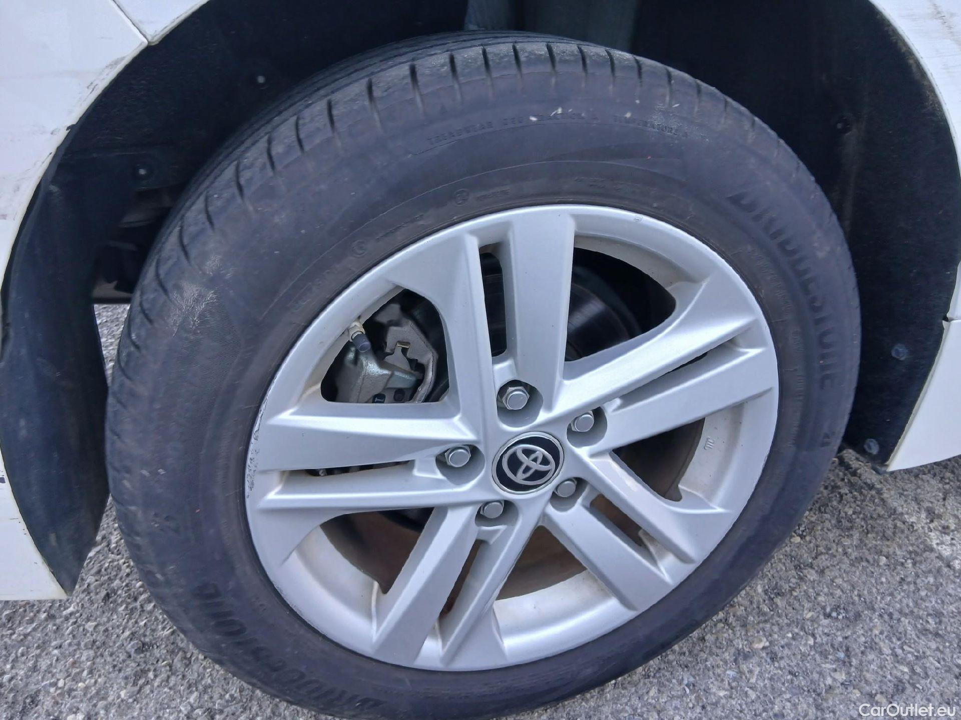  Toyota  Corolla TOYOTA  / 2019 / 5P 1.8 125H ACTIVE TECH E-CVT #24