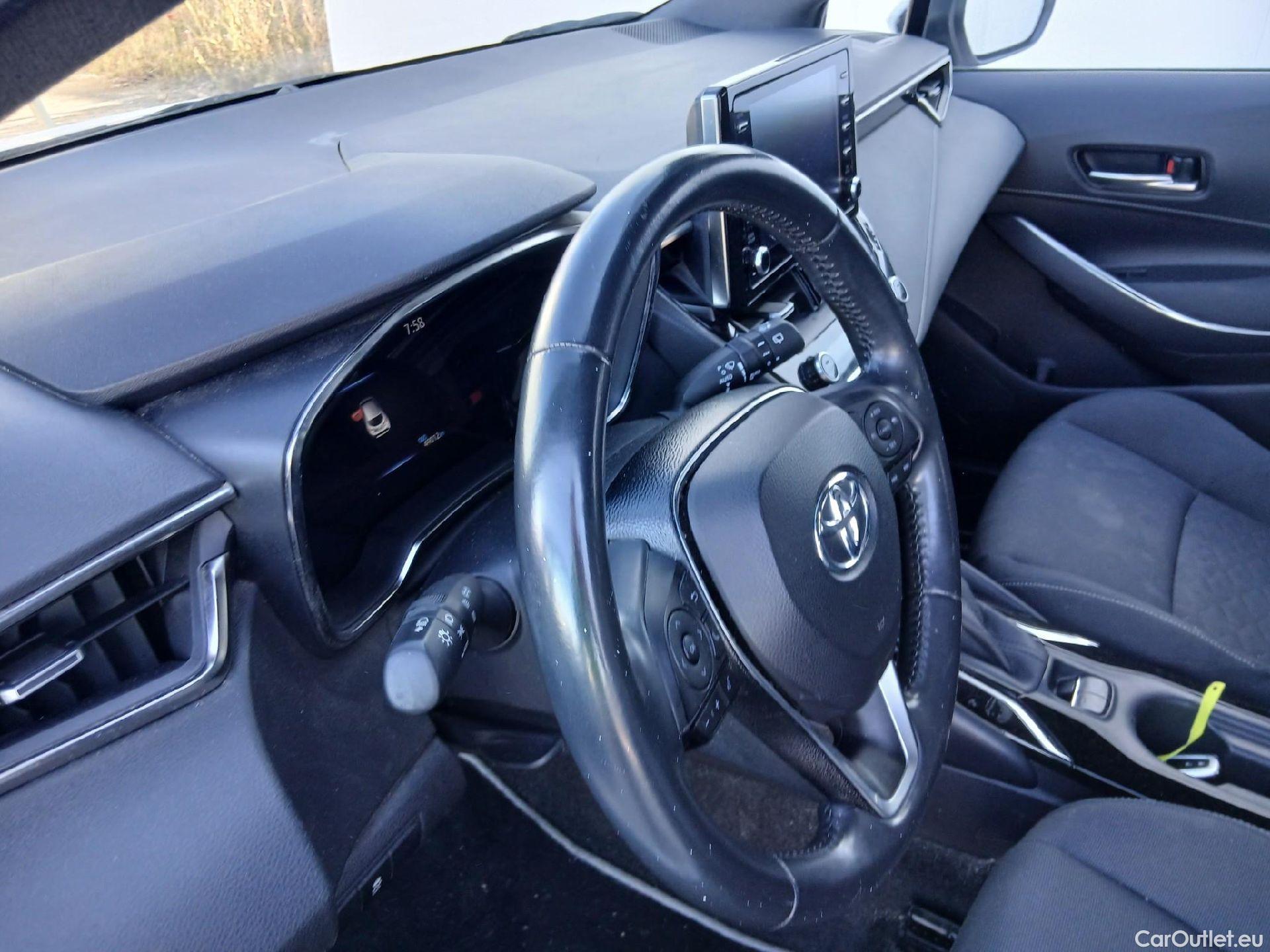  Toyota  Corolla TOYOTA  / 2019 / 5P 1.8 125H ACTIVE TECH E-CVT #39
