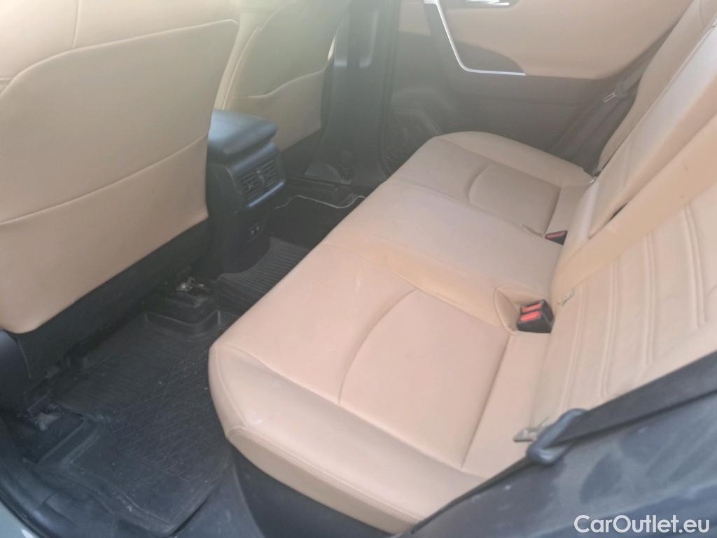  Toyota  RAV4 TOYOTA  / 2018 / 5P / todoterreno 2.5l 220H Luxury 4WD #25