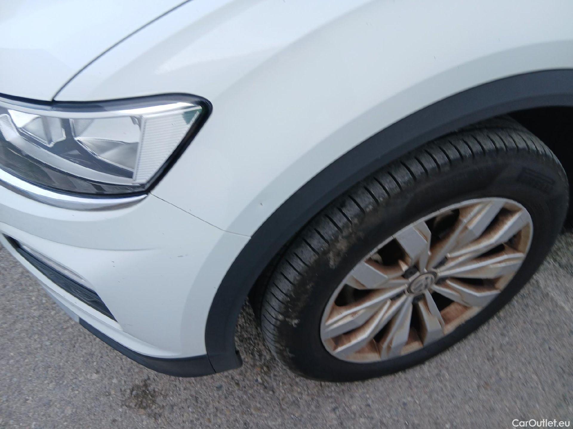  Volkswagen  T-ROC VOLKSWAGEN  / 2017 / 5P / todoterreno Advance 1.0 TSI 85kW (115CV) #8