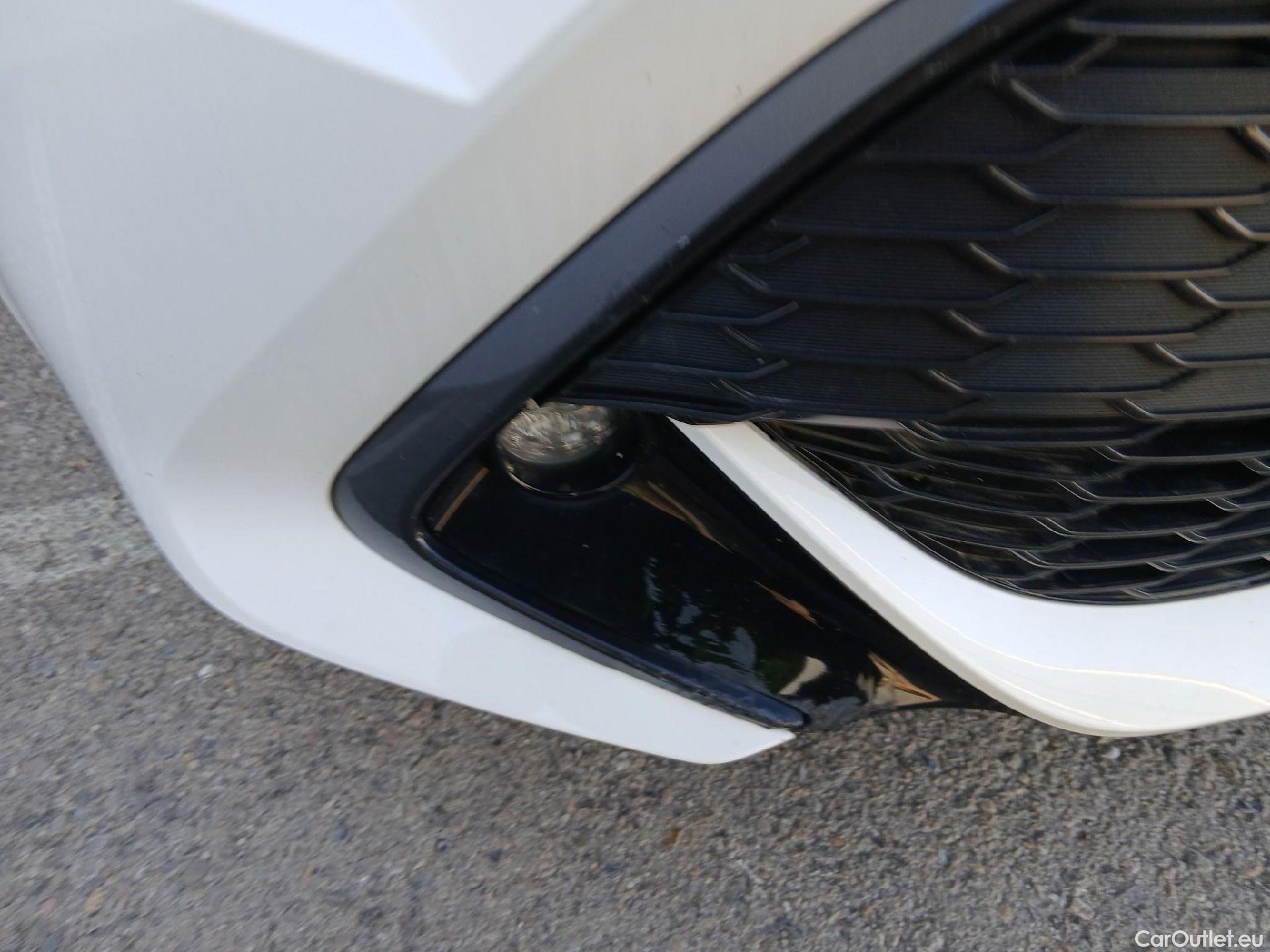  Toyota  Corolla TOYOTA  / 2019 / 5P 1.8 125H ACTIVE TECH E-CVT #2