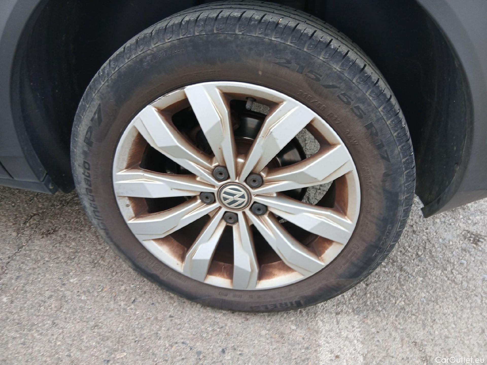  Volkswagen  T-ROC VOLKSWAGEN  / 2017 / 5P / todoterreno Advance 1.0 TSI 85kW (115CV) #12