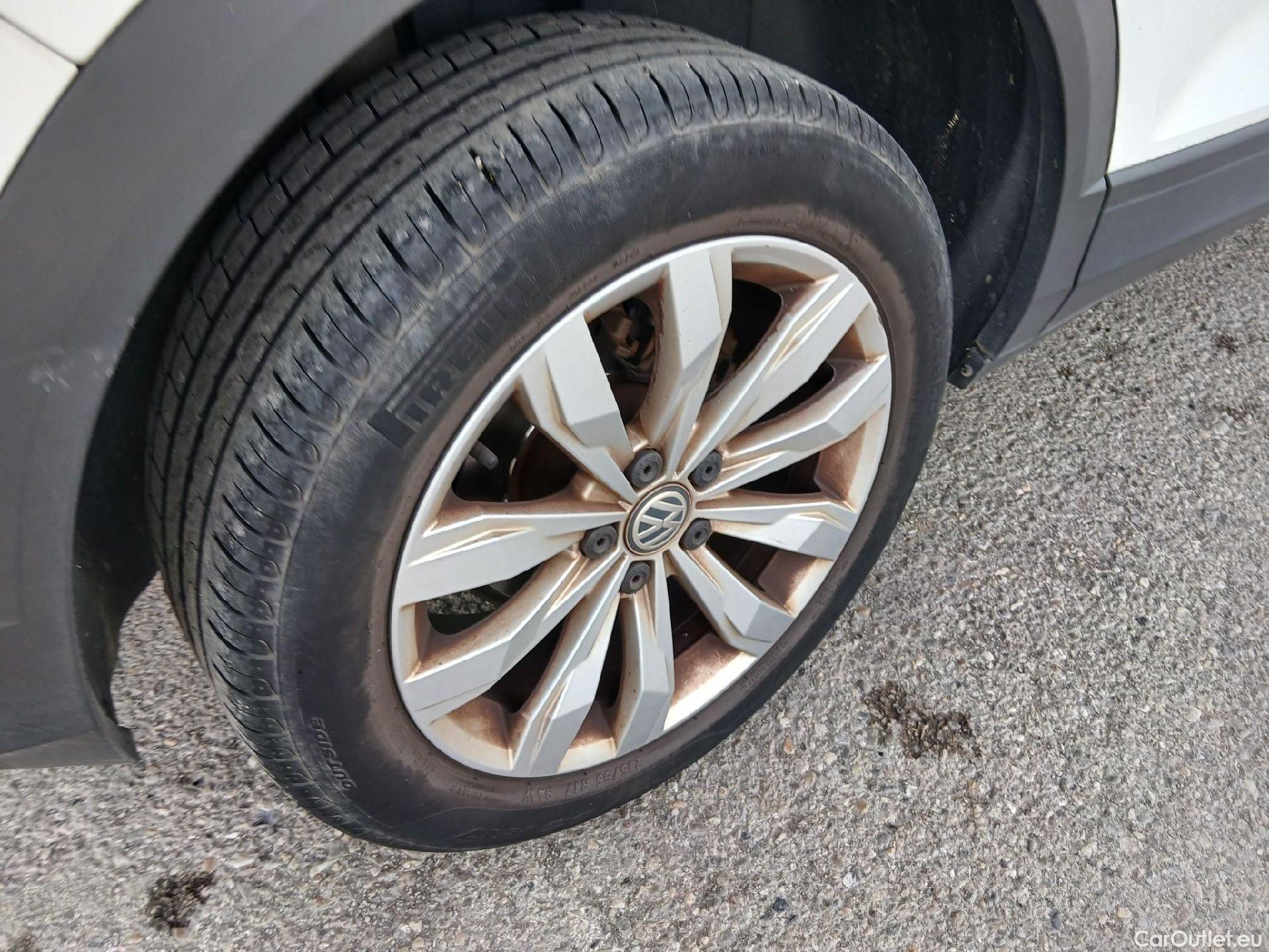  Volkswagen  T-ROC VOLKSWAGEN  / 2017 / 5P / todoterreno Advance 1.0 TSI 85kW (115CV) #18