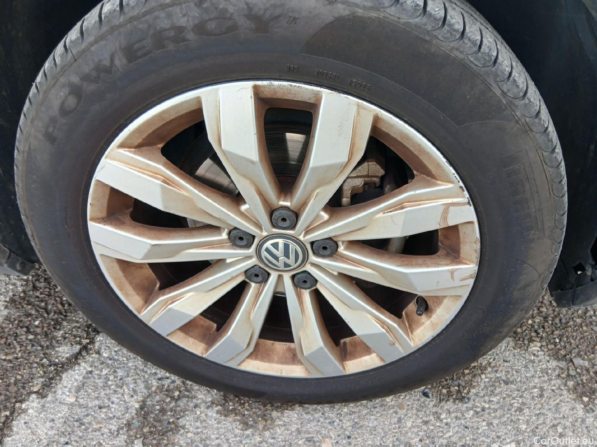  Volkswagen  T-ROC VOLKSWAGEN  / 2017 / 5P / todoterreno Advance 1.0 TSI 85kW (115CV) #26