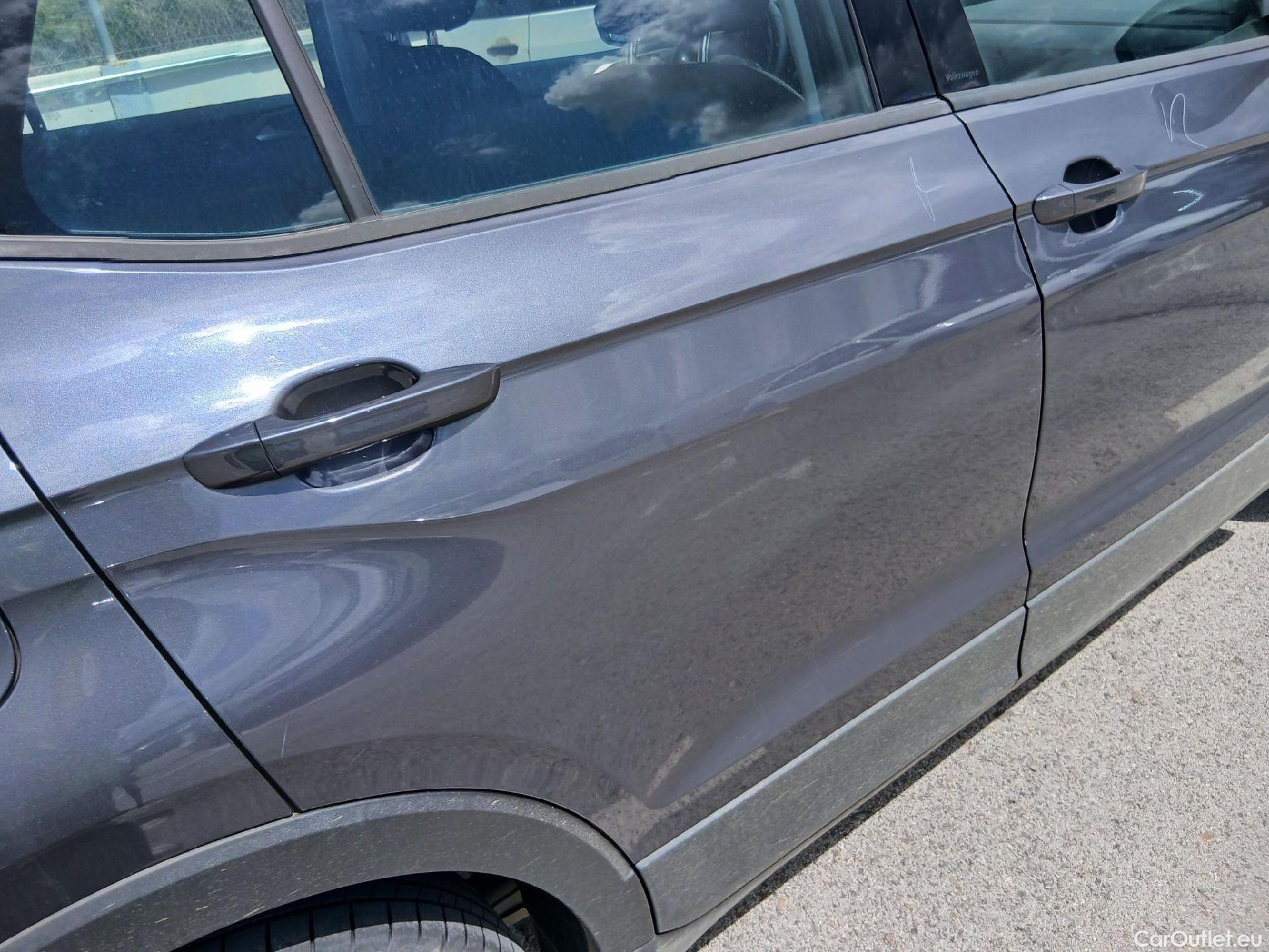  Volkswagen  T-CROSS VOLKSWAGEN  / 2018 / 5P / todoterreno Advance 1.0 TSI 70kW (95CV) (AC2) #7