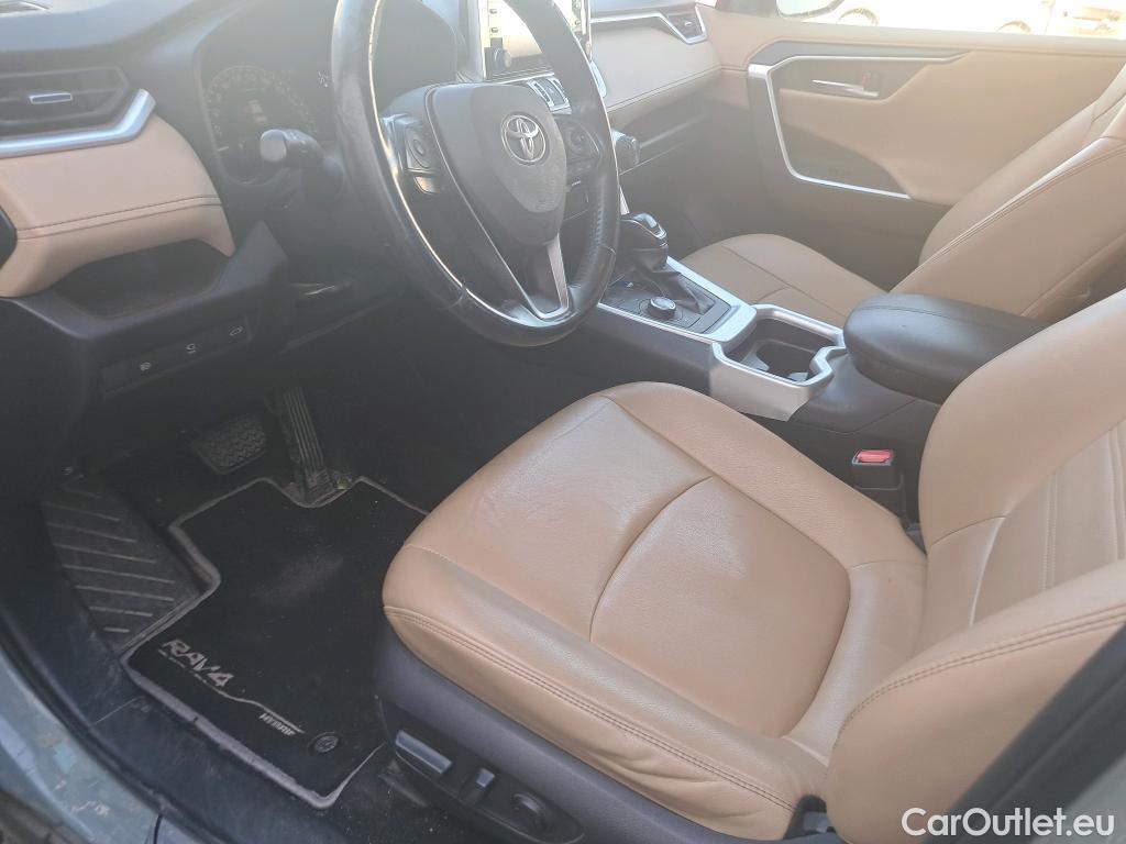 Toyota  RAV4 TOYOTA  / 2018 / 5P / todoterreno 2.5l 220H Luxury 4WD #26