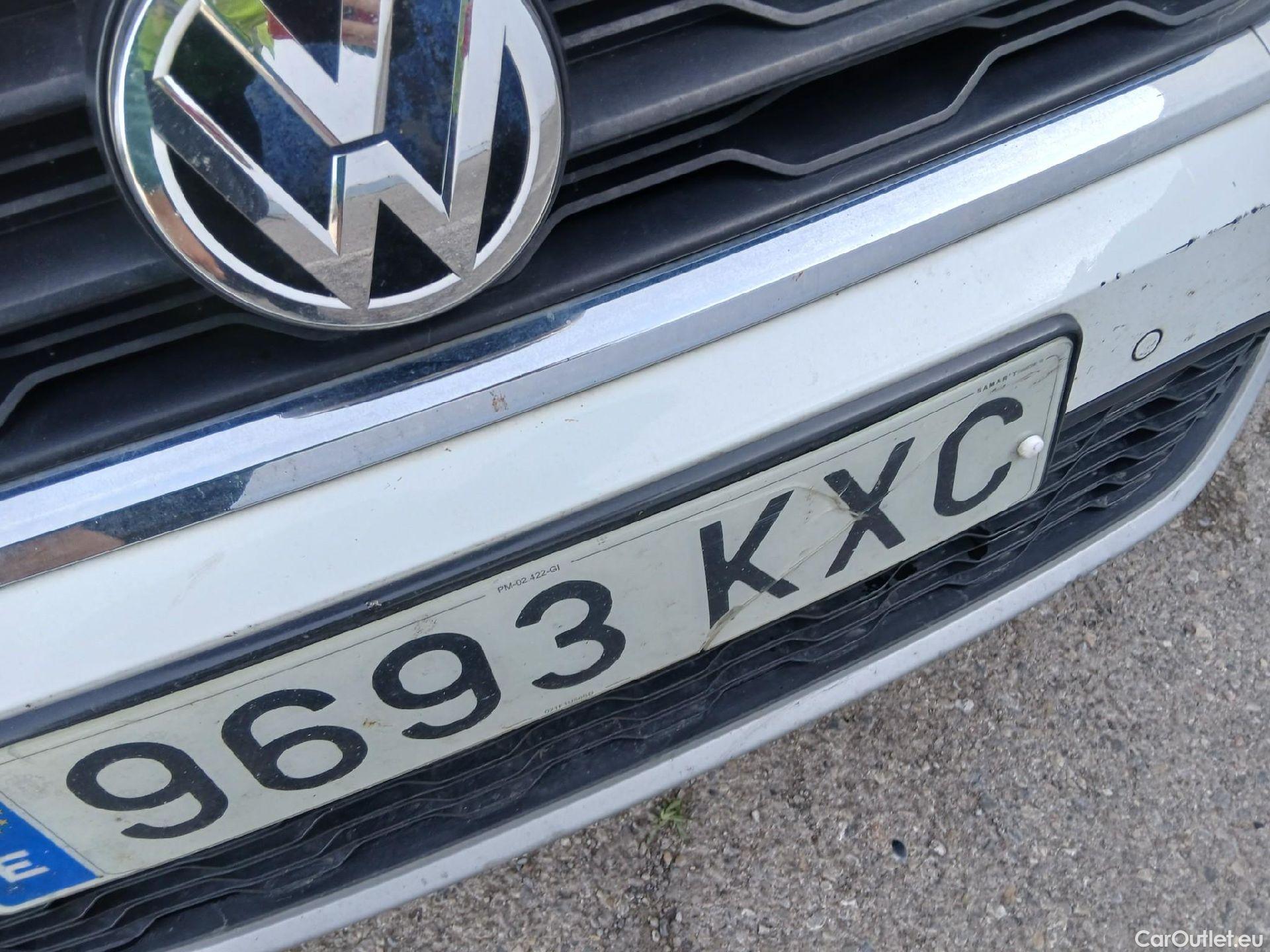  Volkswagen  T-ROC VOLKSWAGEN  / 2017 / 5P / todoterreno Advance 1.0 TSI 85kW (115CV) #3