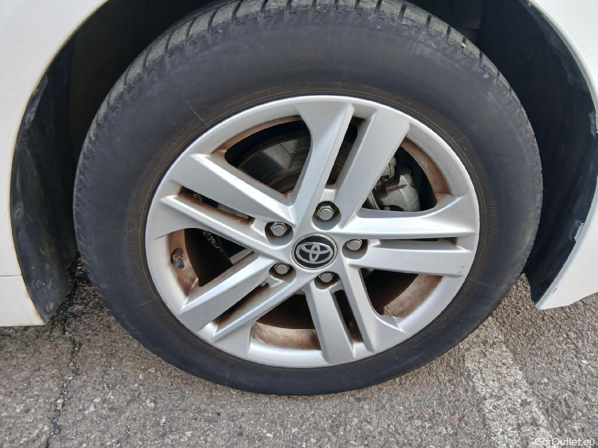  Toyota  Corolla TOYOTA  / 2019 / 5P 1.8 125H ACTIVE TECH E-CVT #33