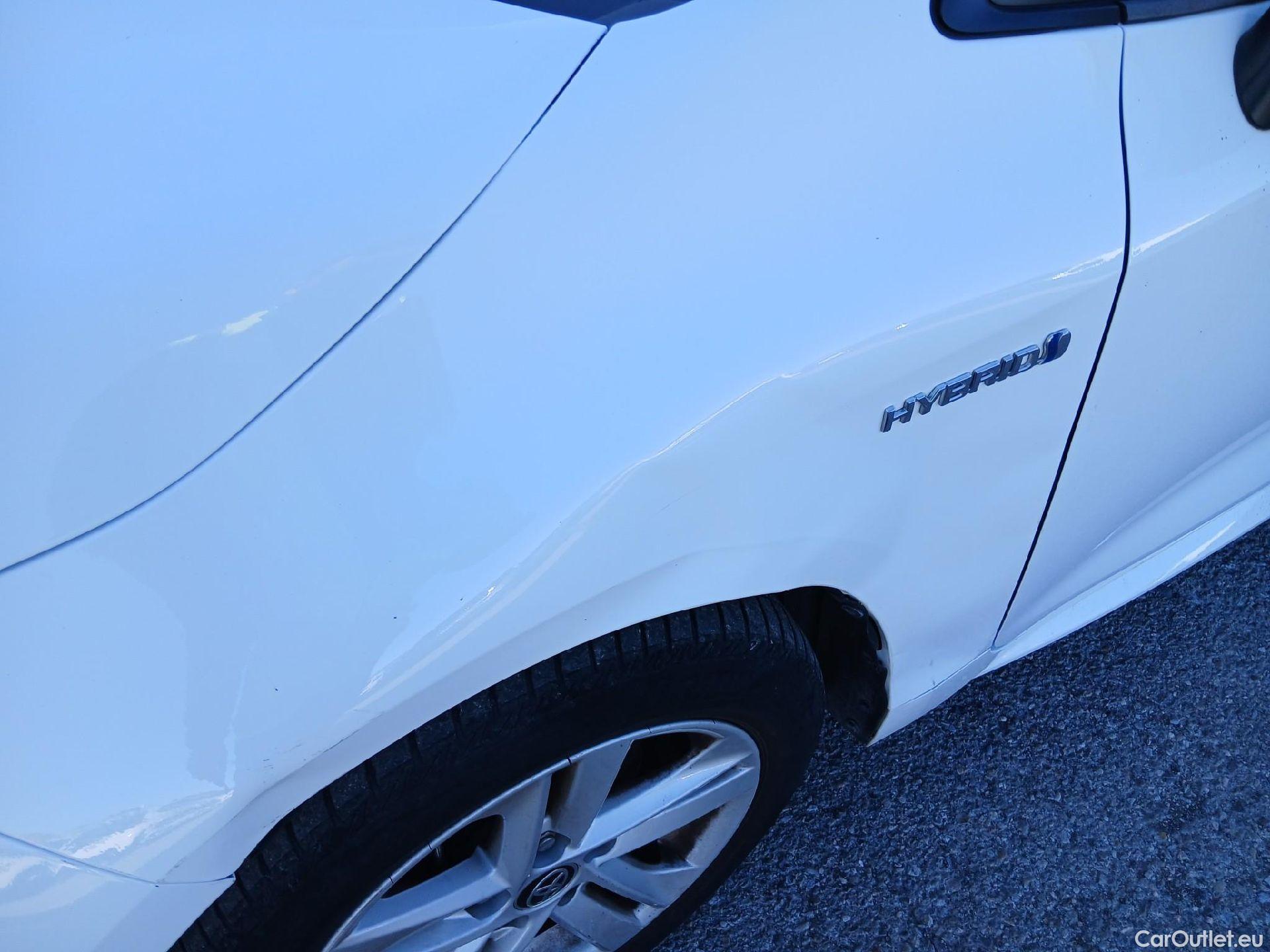  Toyota  Corolla TOYOTA  / 2019 / 5P 1.8 125H ACTIVE TECH E-CVT #3