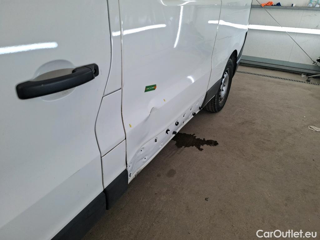  Renault  Trafic  III Fourgon L2H1 3T Confort 2.0 dCi 130CV BVM6 E6d #9