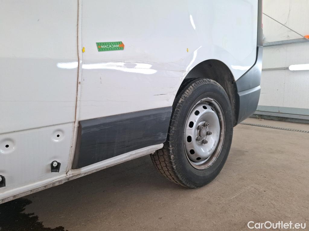  Renault  Trafic  III Fourgon L2H1 3T Confort 2.0 dCi 130CV BVM6 E6d #29