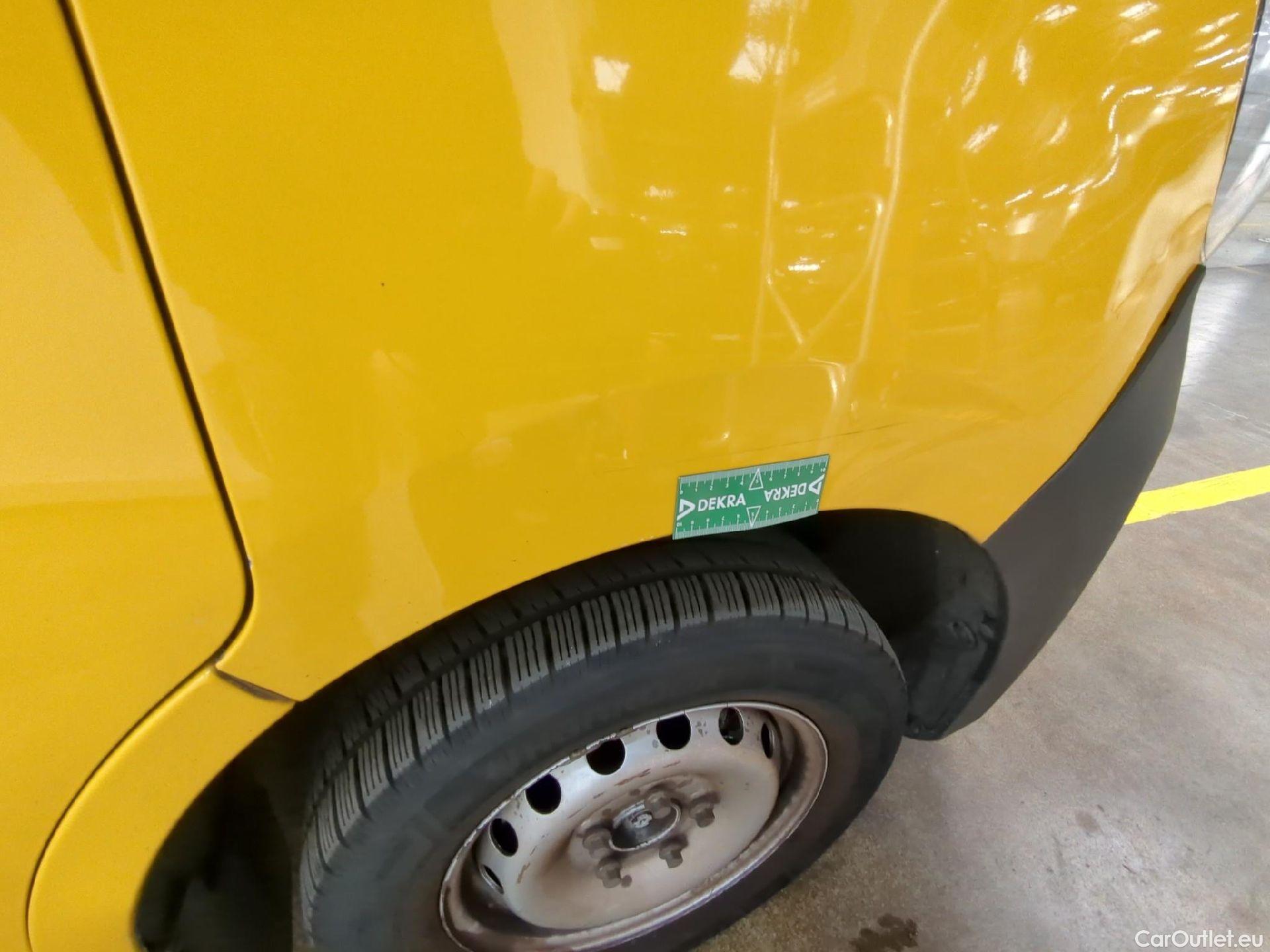  Renault  Master RENAULT  / 2019 / 4P / Fourgon tôlé FG Z.E.Tr CF F3100 L2H2 R75 AI - 19 #11