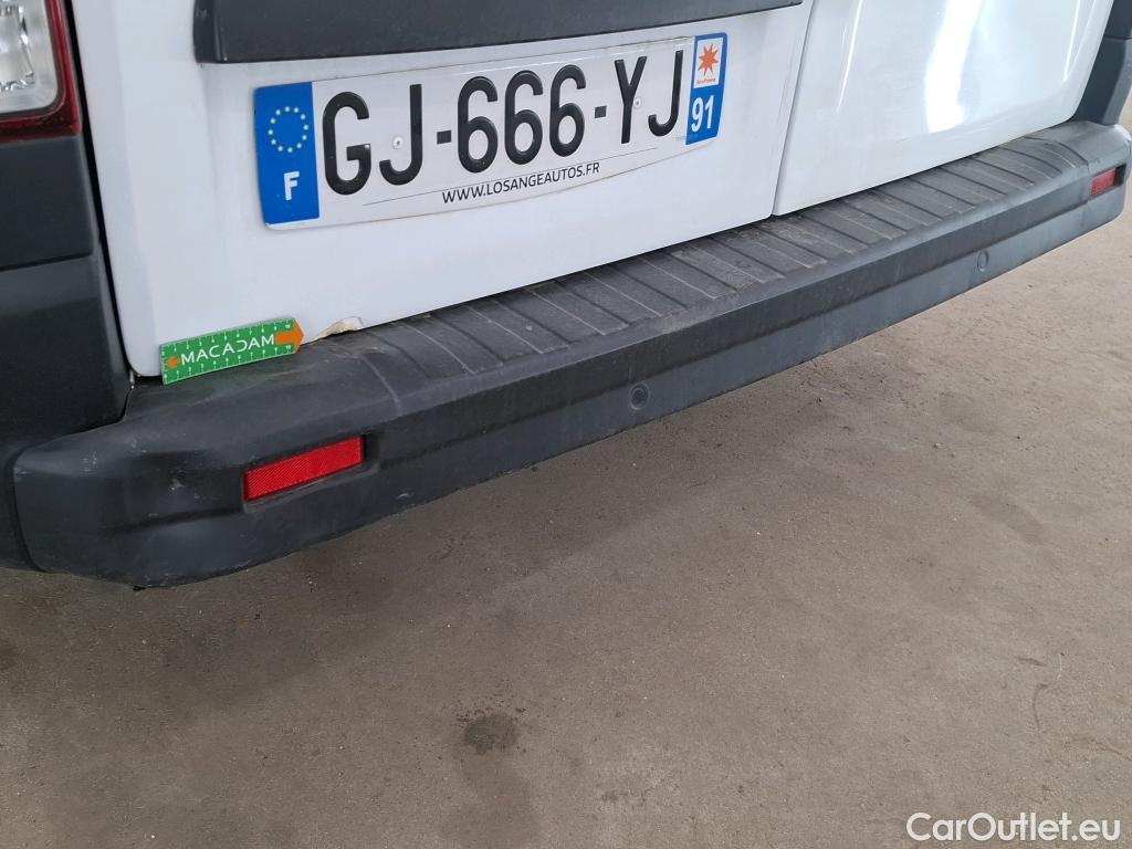  Renault  Trafic  III Fourgon L2H1 3T Confort 2.0 dCi 130CV BVM6 E6d #48