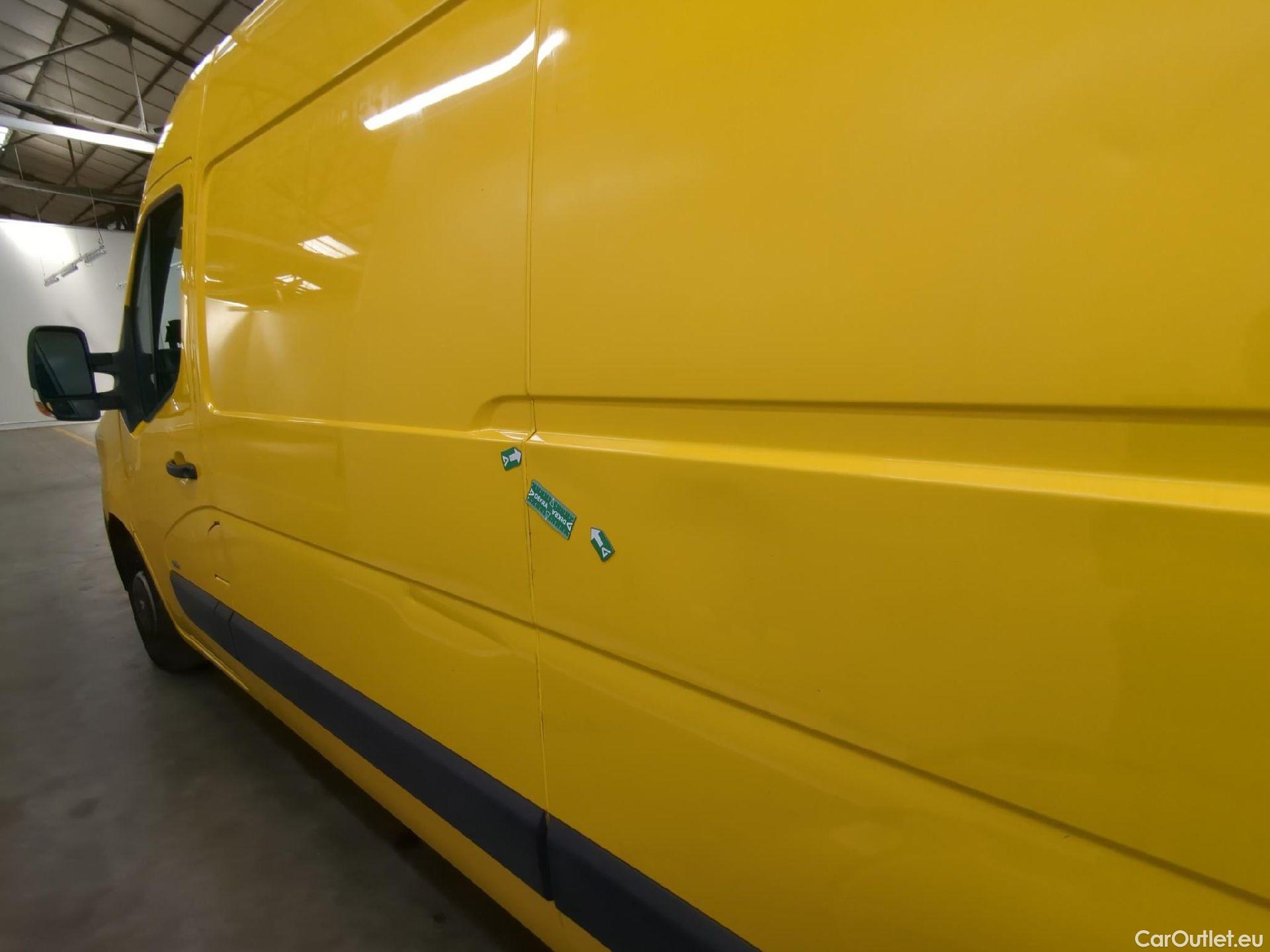  Renault  Master RENAULT  / 2019 / 4P / Fourgon tôlé FG Z.E.Tr CF F3100 L2H2 R75 AI - 19 #31
