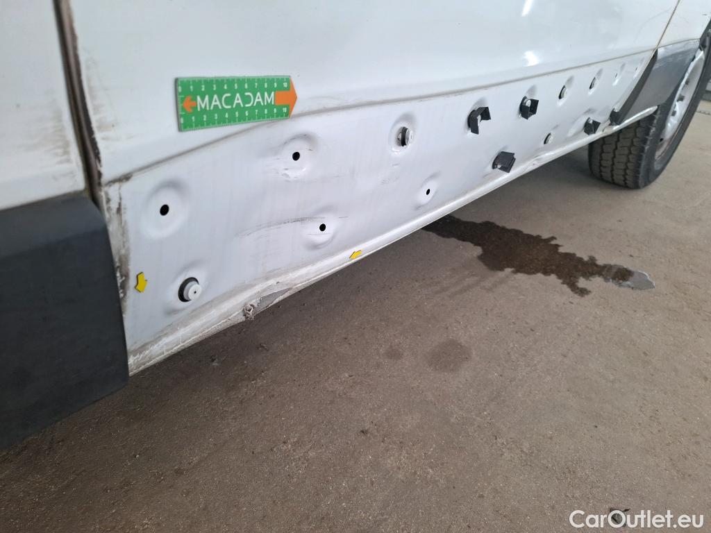  Renault  Trafic  III Fourgon L2H1 3T Confort 2.0 dCi 130CV BVM6 E6d #53