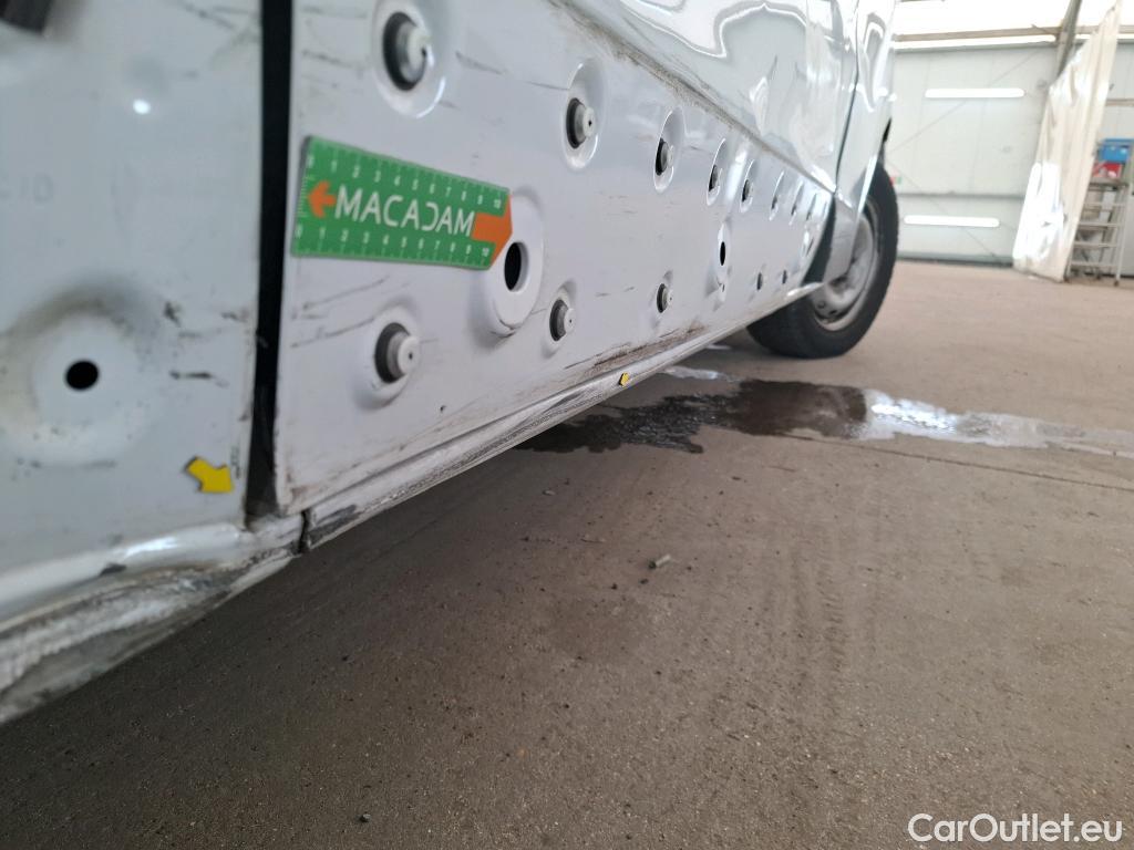  Renault  Trafic  III Fourgon L2H1 3T Confort 2.0 dCi 130CV BVM6 E6d #66