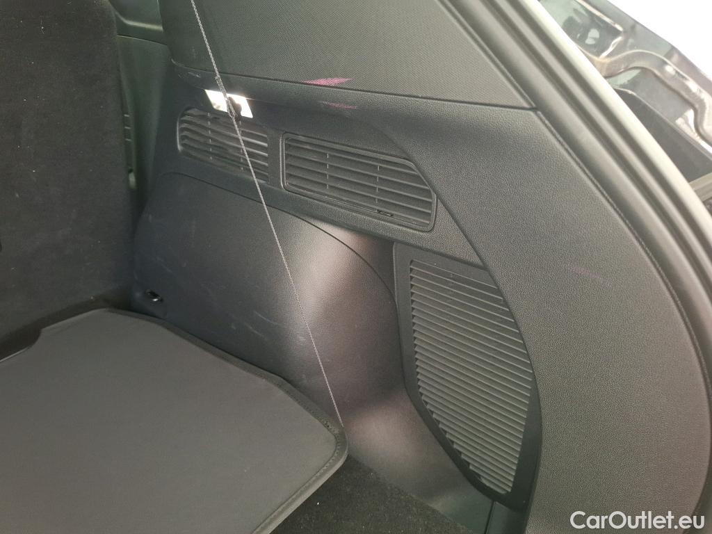  Ford  Kuga FORD  / 2019 / 5P / SUV 2.5 190 hybrid Flexifuel Pshift Titanium #7