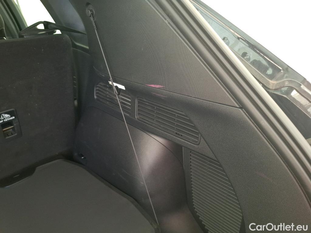  Ford  Kuga FORD  / 2019 / 5P / SUV 2.5 190 hybrid Flexifuel Pshift Titanium #18