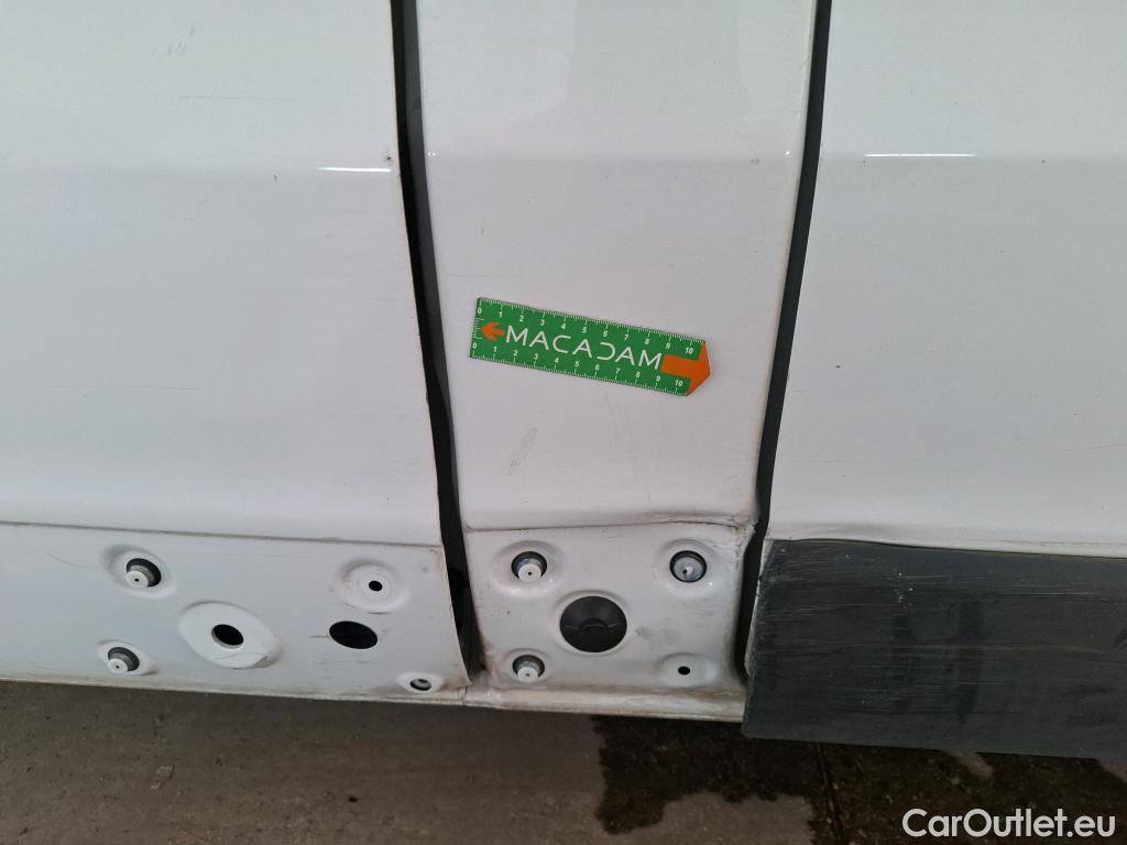  Renault  Trafic  III Fourgon L2H1 3T Confort 2.0 dCi 130CV BVM6 E6d #110