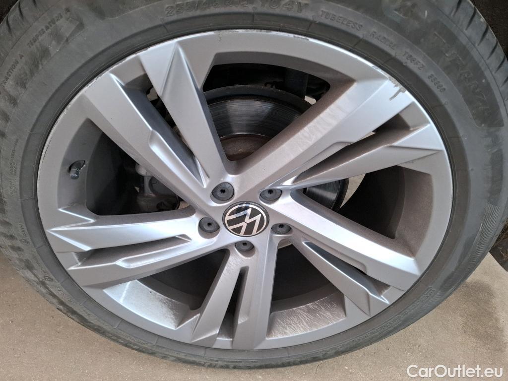  Volkswagen  Tiguan  / 2020 / 5P / SUV 2.0 TDI 150 DSG7 R-Line #16