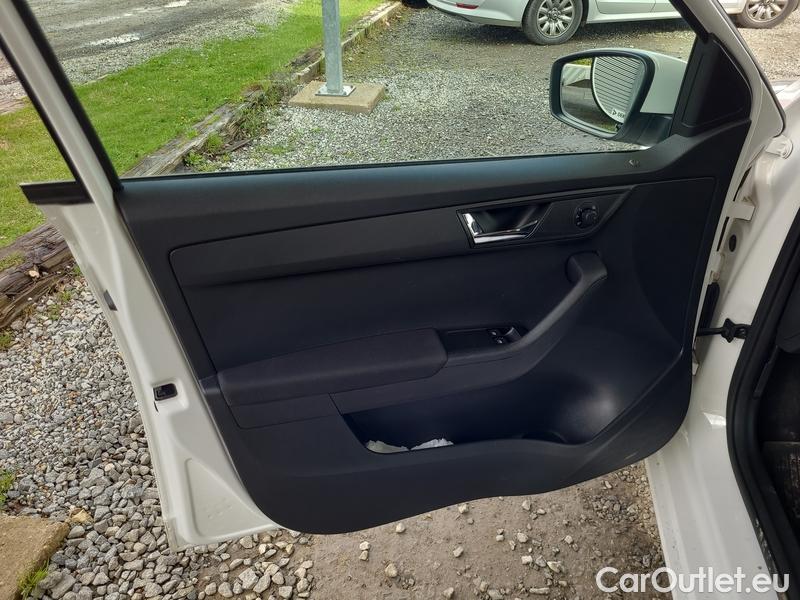  Skoda  Fabia  Combi (2015) Com.1.0TSI 70 Ambition 5d #9