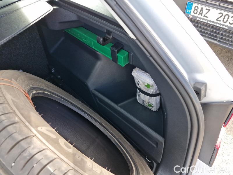  Skoda  Fabia  Combi (2015) Com.1.0TSI 70 Ambition 5d #21