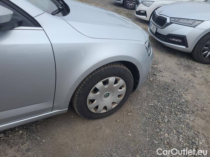  Skoda  Octavia  Lim.  (5E3)(03.2017->)  1.6TDI 85 Style AT #17