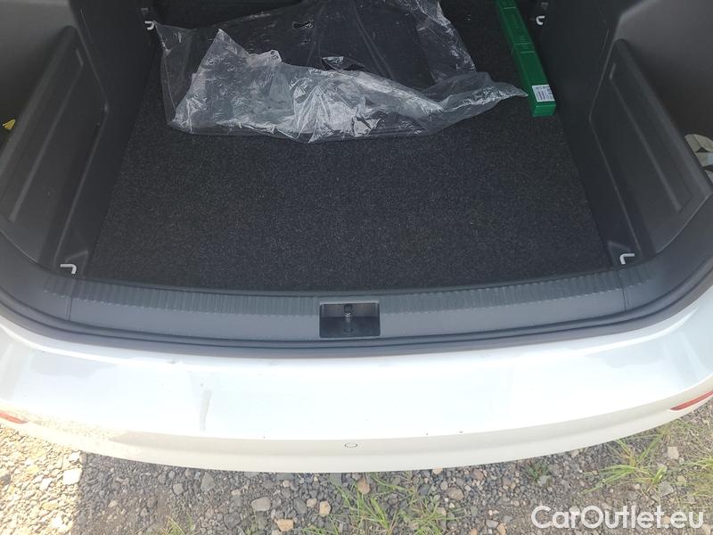  Skoda  Fabia  Combi (2015) Com.1.0TSI 70 Ambition 5d #6