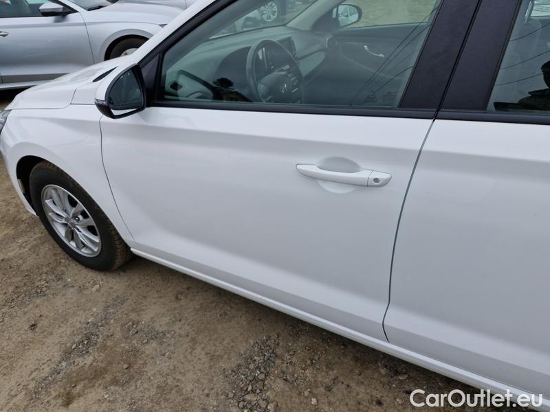  Hyundai  i30  (PD)(01.2017  ->)  kom.1.0TGDI 120 Comfort #15