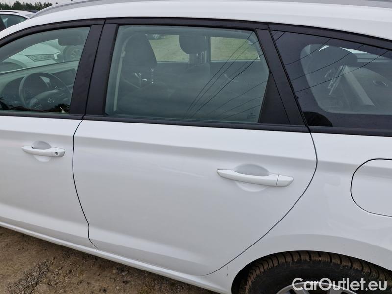  Hyundai  i30  (PD)(01.2017  ->)  kom.1.0TGDI 120 Comfort #19