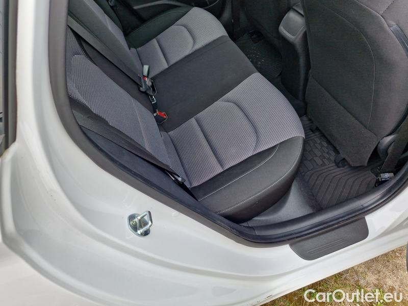  Hyundai  i30  (PD)(01.2017  ->)  kom.1.0TGDI 120 Comfort #32
