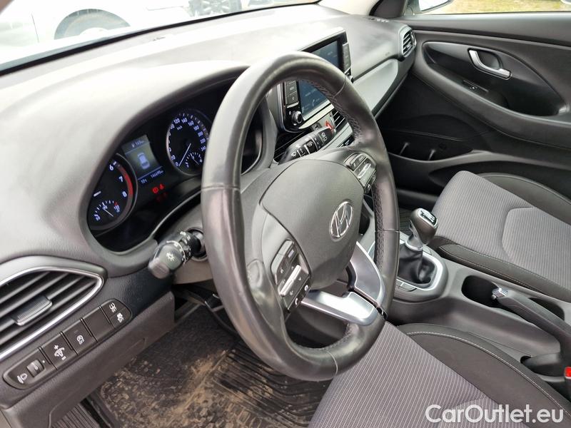  Hyundai  i30  (PD)(01.2017  ->)  kom.1.0TGDI 120 Comfort #17