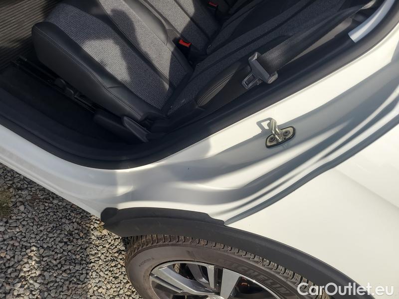  Peugeot  5008  (12.2016->)  1.5BHDi 130 Allure #13