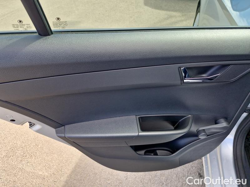  Skoda  Fabia  Combi (2015) Com.1.0TSI 70 Ambition 5d #17