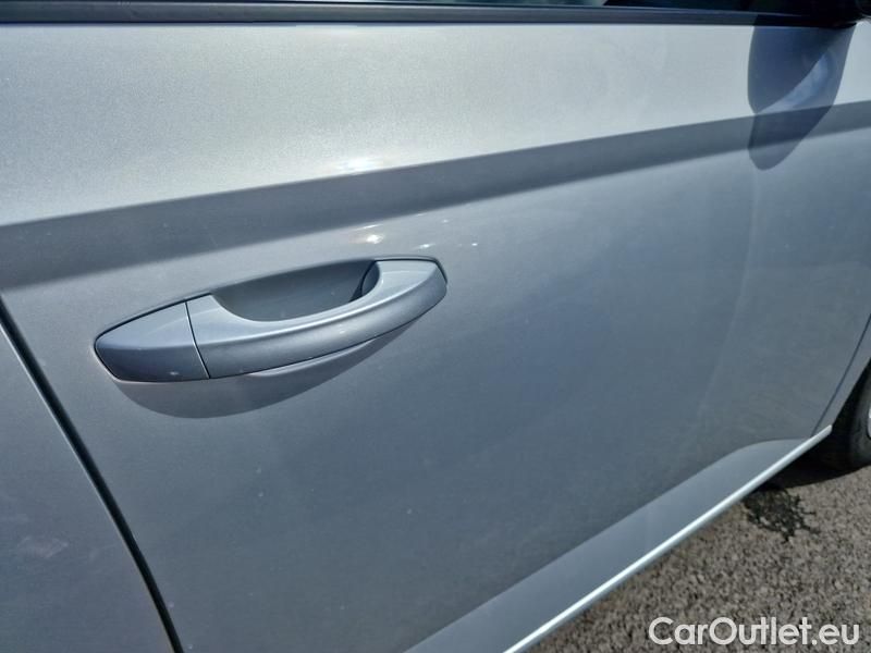  Skoda  Fabia  Combi (2015) Com.1.0TSI 70 Ambition 5d #24