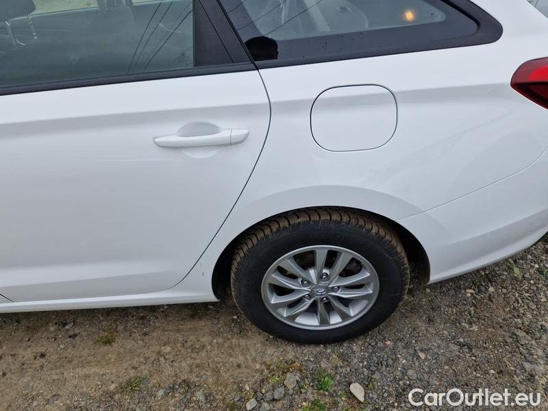  Hyundai  i30  (PD)(01.2017  ->)  kom.1.0TGDI 120 Comfort #20