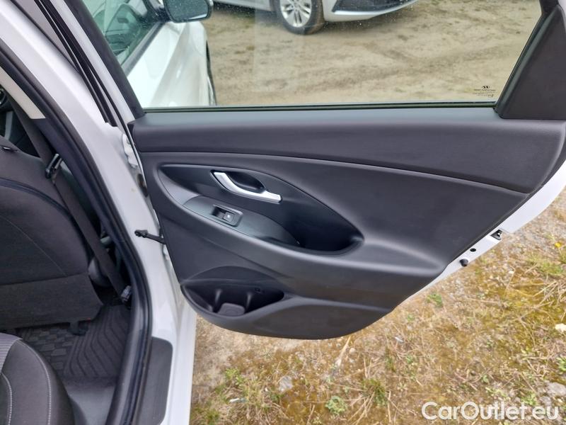  Hyundai  i30  (PD)(01.2017  ->)  kom.1.0TGDI 120 Comfort #31