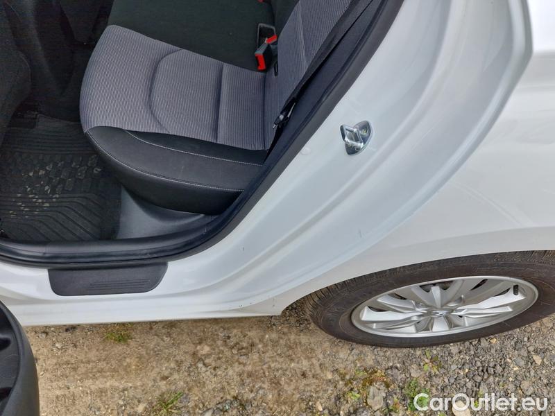  Hyundai  i30  (PD)(01.2017  ->)  kom.1.0TGDI 120 Comfort #6