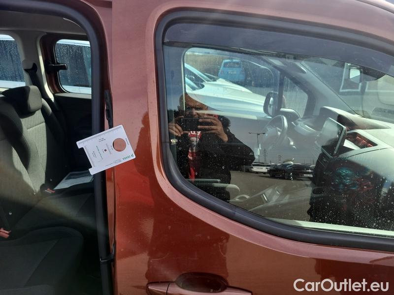  Peugeot  RIFTER   (06.2018->)  1.5BHDi 130 Allure #23