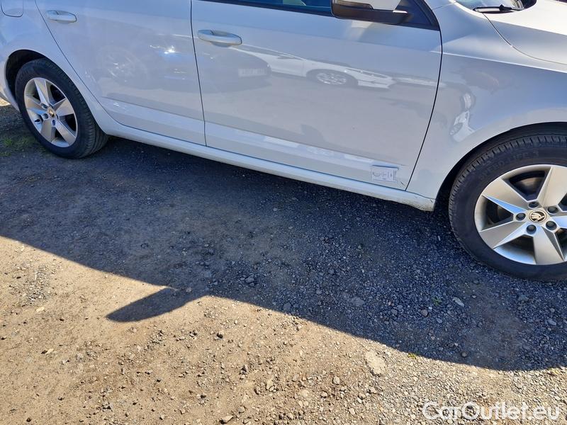  Skoda  Octavia  Combi  (5E5)(03.2017->)  Com 1.6TDI 85 Ambition #29