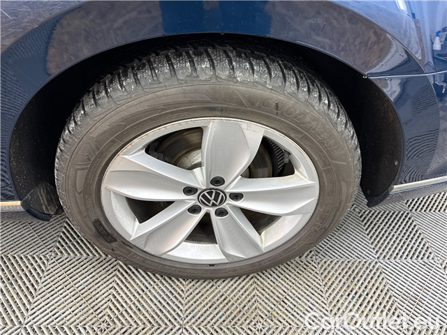  Volkswagen  Passat Pas.Var.2.0TDI 110 Elegance AT #22